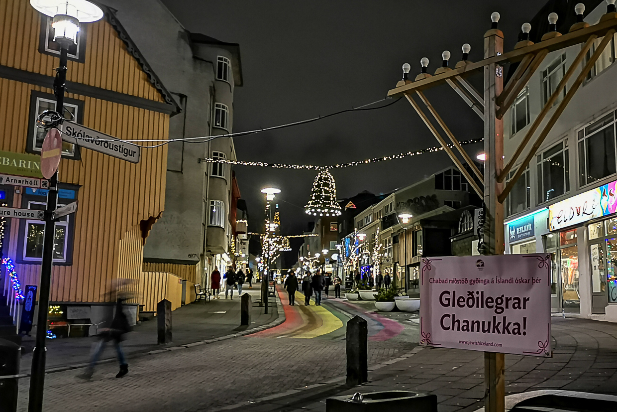 Boże Narodzenie po islandzku, czyli choinka z Oslo, 13 mikołajów i tony fajerwerków