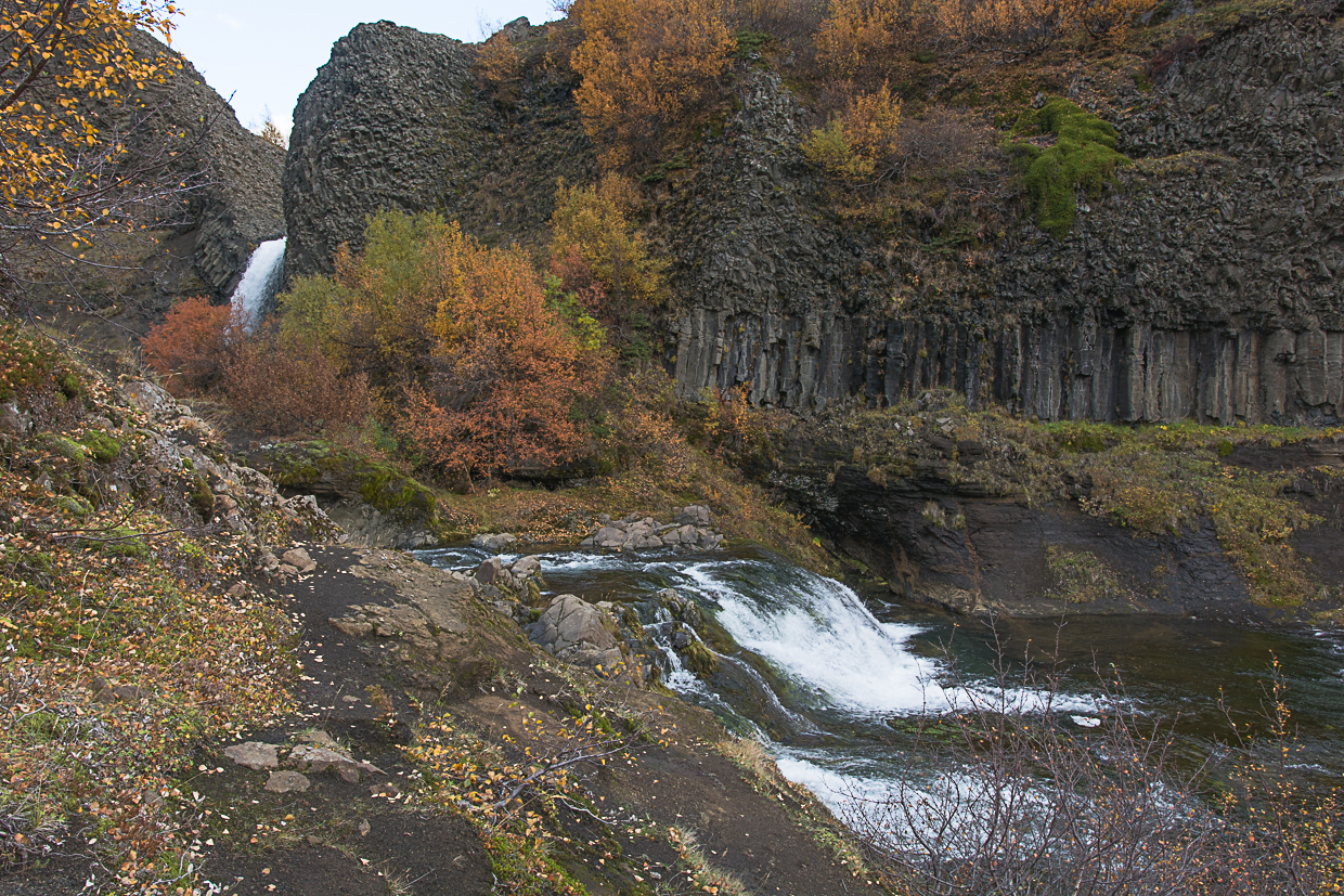 wąwóz Gjain i jego wodospady, rzeka Rauda, Islandia, Þjórsárdalur