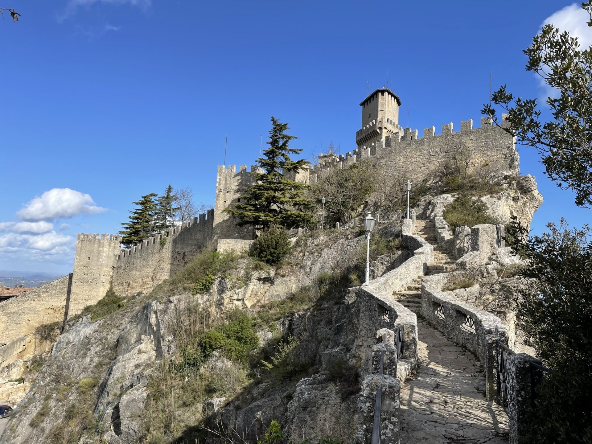 stolica San Marino, trzy wieże